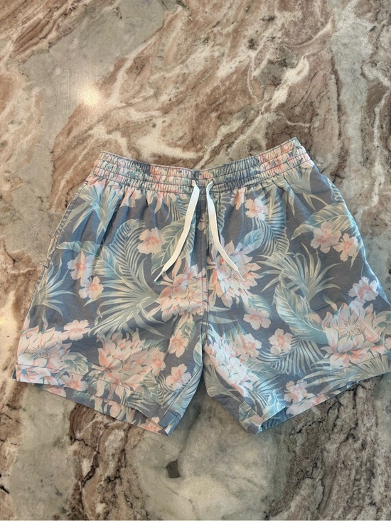 Chubbies Other - Chubbies Men's Tropical Floral Swim 5.5” Shorts in Light Blue Small Lined